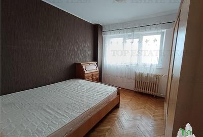 Vanzare apartament 3 camere vedere spate Ion Mihalache - 3
