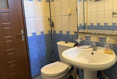 Apartament cu 4 camere zona  9 Mai - 15