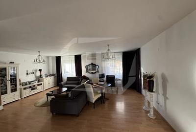 Apartament cu 3 camere semidecomandat, mobilat în Andrei Mureșanu