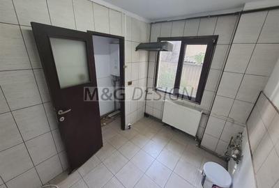 Apartament cu 3 camere semidecomandat în Circumvalațiunii