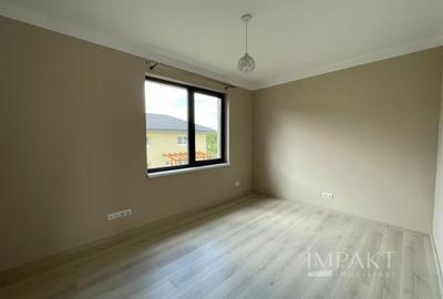 Casă / Vilă cu 4 camere de închiriat - Dezmir - 9