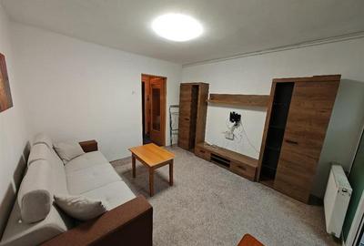 Garsonieră nedecomandată, mobilată în Tractorul