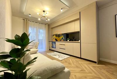 Apartament cu 3 camere semidecomandat, mobilat în Florești