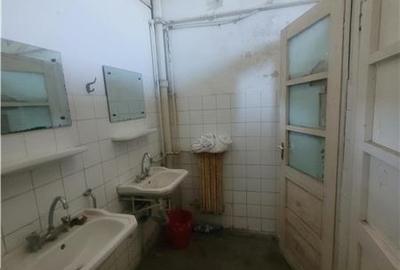 Spatiu Comercial, Etaj 1, 300 mp - Agigea Zona Centrala, Foarte Vizibil și - 12