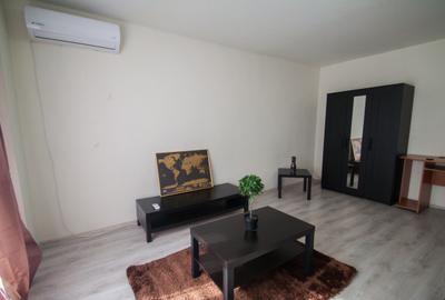 Garsonieră decomandată, mobilată în Vitan Mall