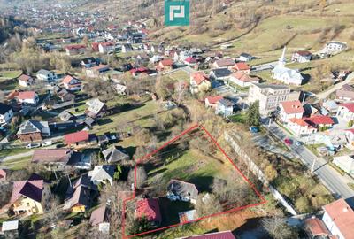 Casă de lemn, cu teren în Borșa - 15