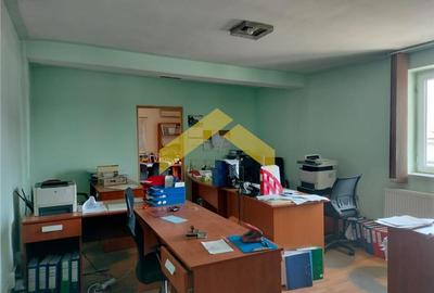 Birou, 142 mp în 6 Vânători