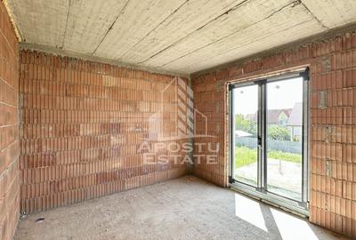 Jumatate de duplex cu 4 camere de vanzare in Giroc - 2