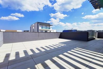 Apartament cu 2 camere semidecomandat, mobilat în Est