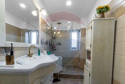 Casă / Vilă cu 4 camere de vânzare în zona Central - 23