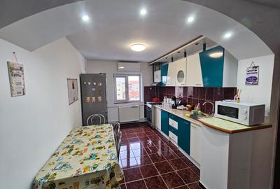 Apartament 3 camere, decomandat, etajul 4 din 4, cu pod, Girocului, comision 0% - 4