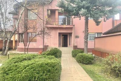 Casă individuală cu 9 camere în Pipera