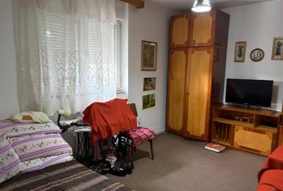 Vând apartament 3 camere, negociabil - 3