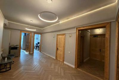 Piata Ovidiu (Centrul Vechi), SPATIU IDEAL BIROURI, 146 mp., 5 camere - 1