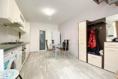 Apartament cu 5 camere semidecomandat în Central