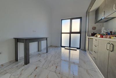 Apartament intabulat, 2 camere decomandate, bloc tip vilă, Sânpetru - 3
