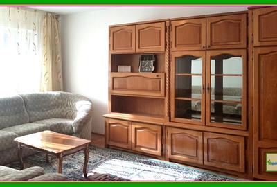 Apartament cu 4 camere decomandat în P-ța Mihai Viteazu