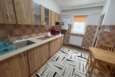 Apartament cu 2 camere decomandat, mobilat în Dacia