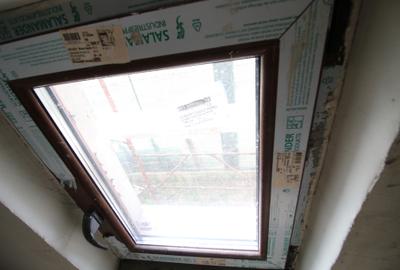 Vila D+P+M  Sat Costi ( Floricultura) cu bransamente la utilitati - 16