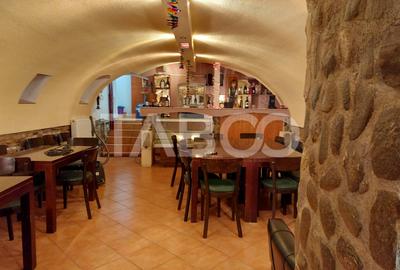 Casa si curte pretabila pentru 2 familii 980 mp teren liber Cisnadie - 22