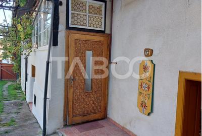 Casa de vanzare cu 2 apartamente separate si teren 544 mp Cisnadioara - 19