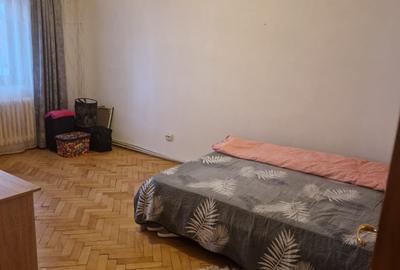 Apartament 4 camere zona Parcul Mihai Eminsecu , etaj 2 , loc de parcare - 4