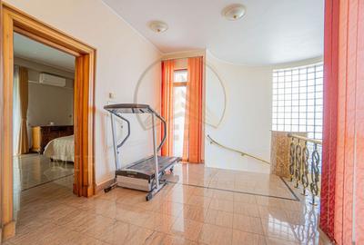 Ultracentral -Cladire impozanta  D+P+2E. - 34