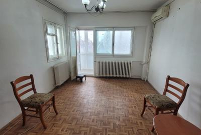 Piața Dorobanti, Radu Beller, garsoniera decomandată, balcon - 1