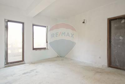 Pensiune Turistica în renovare, priveliște superbă, 0% Comision - 13