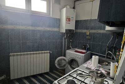 Casa 6 camere, pod 100 mp ,ICIL, pe colt,3  intrari ,2 centrale gaze ,5 bai - 7