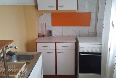 Dristor, garsoniera, 300 euro, 3 min metrou , mobilata , utilata - 5