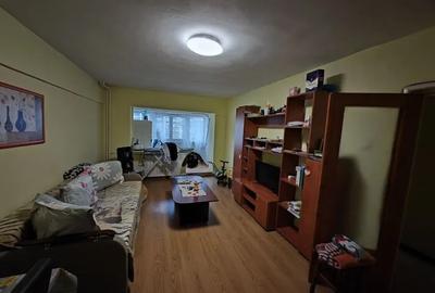 Apartament cu 3 camere decomandat, mobilat în Unirii