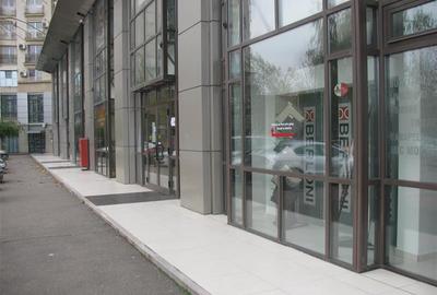 Spatiu pretabil showroom/birouri - mezanin- Bulevardul Unirii - 1