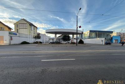Proprietate comerciala cu posibilitate de construire pe Bd. Decebal - 1