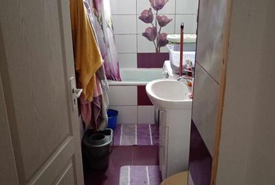 Vanzare apartament 3 camere, Etaj 3, Micto 11 Târgoviște