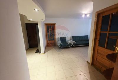Apartament cu 4 camere de vânzare în zona Calea Romanului - 1