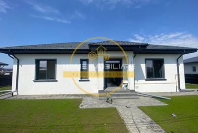 Casa 4Camere/2 bai/incalzire in pardoseala/Racordata la Toate Utilitatile-Ciurea - 2