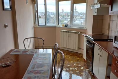 Apartament cu 3 camere decomandat, mobilat în 1 Mai