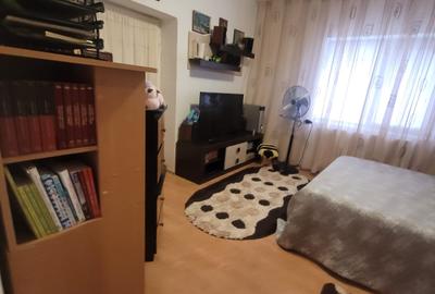 Valu lui Traian -casa 3 camere cu teren 300 mp -gaze la poarta 77900 euro - 10