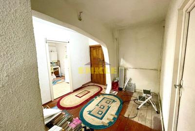 De vânzare apartament cu 3 camere decomandat, zona Capăt 1 - 4