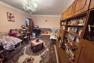 Apartament cu 2 camere decomandat, mobilat în Central