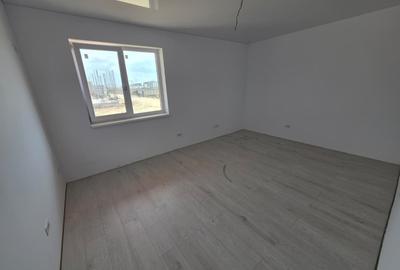 Apartament cu 2 camere decomandat în Fundeni