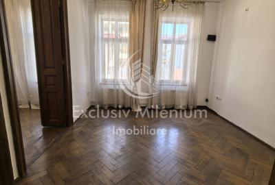 Birou, de 71.00 mp, în P-ța Victoriei