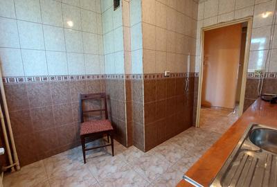 Apartament 4 camere , 2/4, Titan , Theodor Pallady, metrou 1 Decembrie - 14