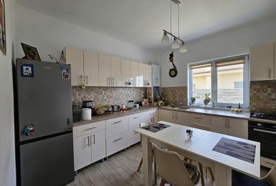 Duplex cu 3 camere în Sânandrei