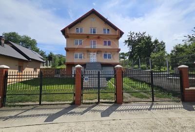 Casă individuală cu 12 camere în Sfântu Ilie