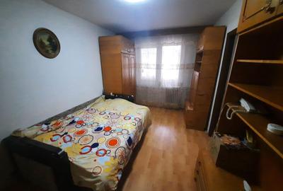 Apartament 3 camere, etajul 3/4, zona Tatarasi - 4