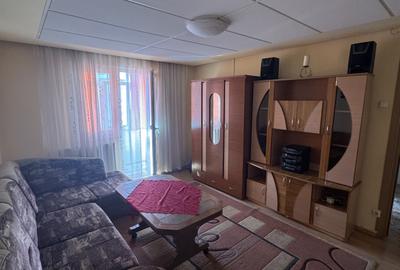 Apartament 3 camere - de inchiriat - Vasile Aaron - balcon inchis - 2