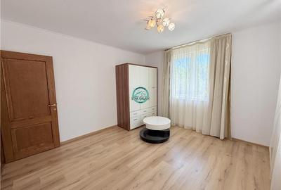 Vand casa in Sancrai cu 5 camere, 2 bai avand un teren generos de 1000mp - 12