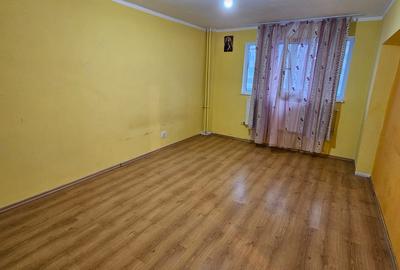 Apartament cu 4 camere in Micro 18 - 2